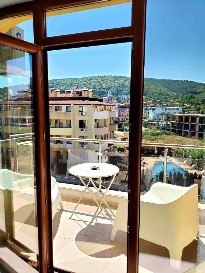 Obzor Tatyana Apartaments Bonjour Kültér fotó